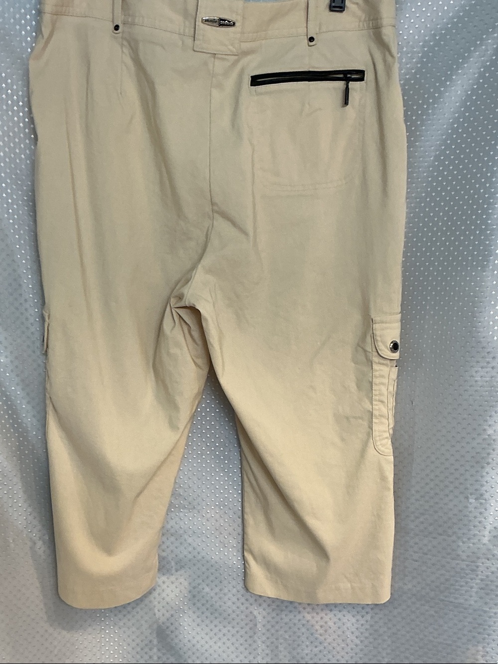 jamie sadock Cream Cargo Capris - Picture 2 of 4